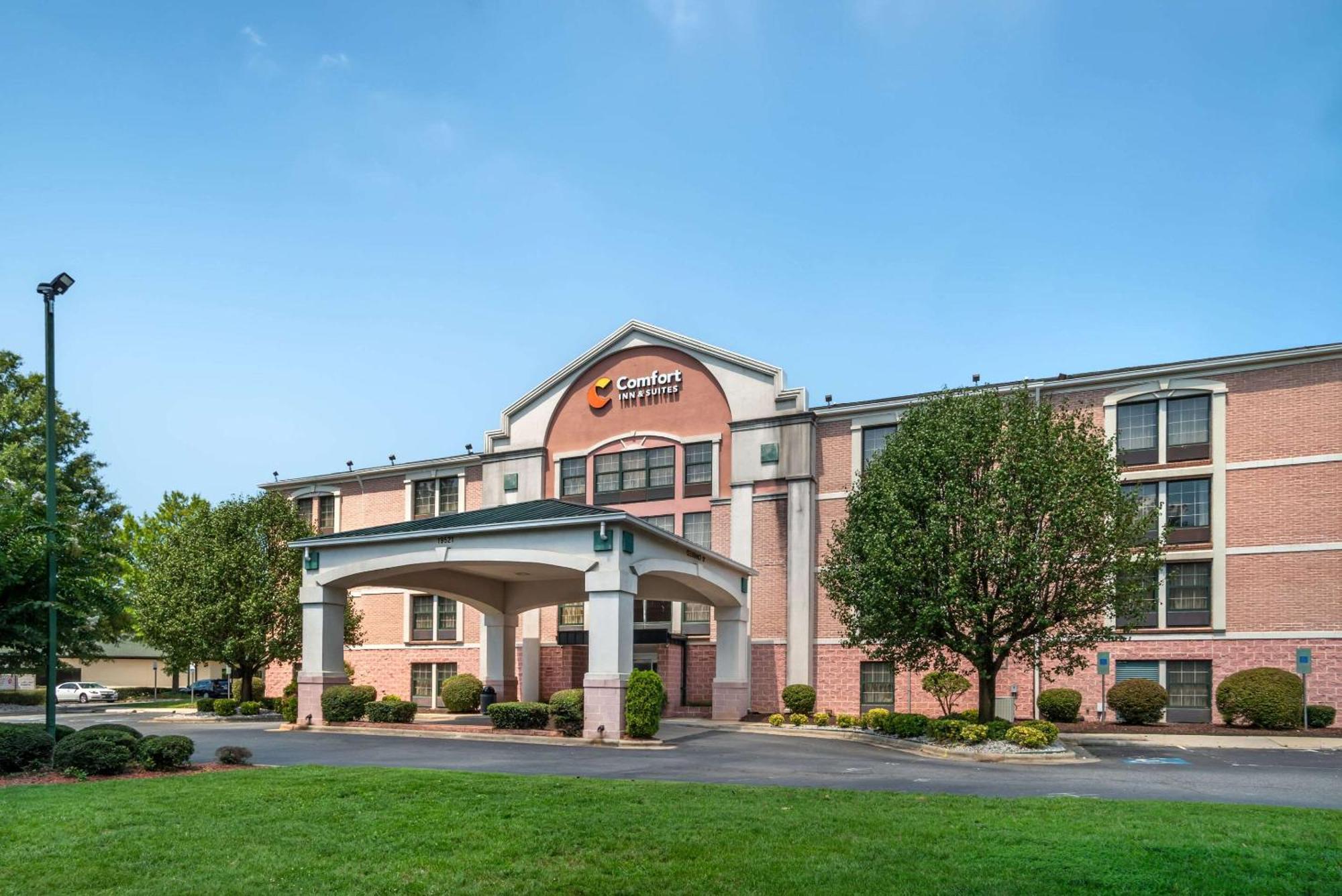 Comfort Inn & Suites Lake Norman Cornelius Extérieur photo