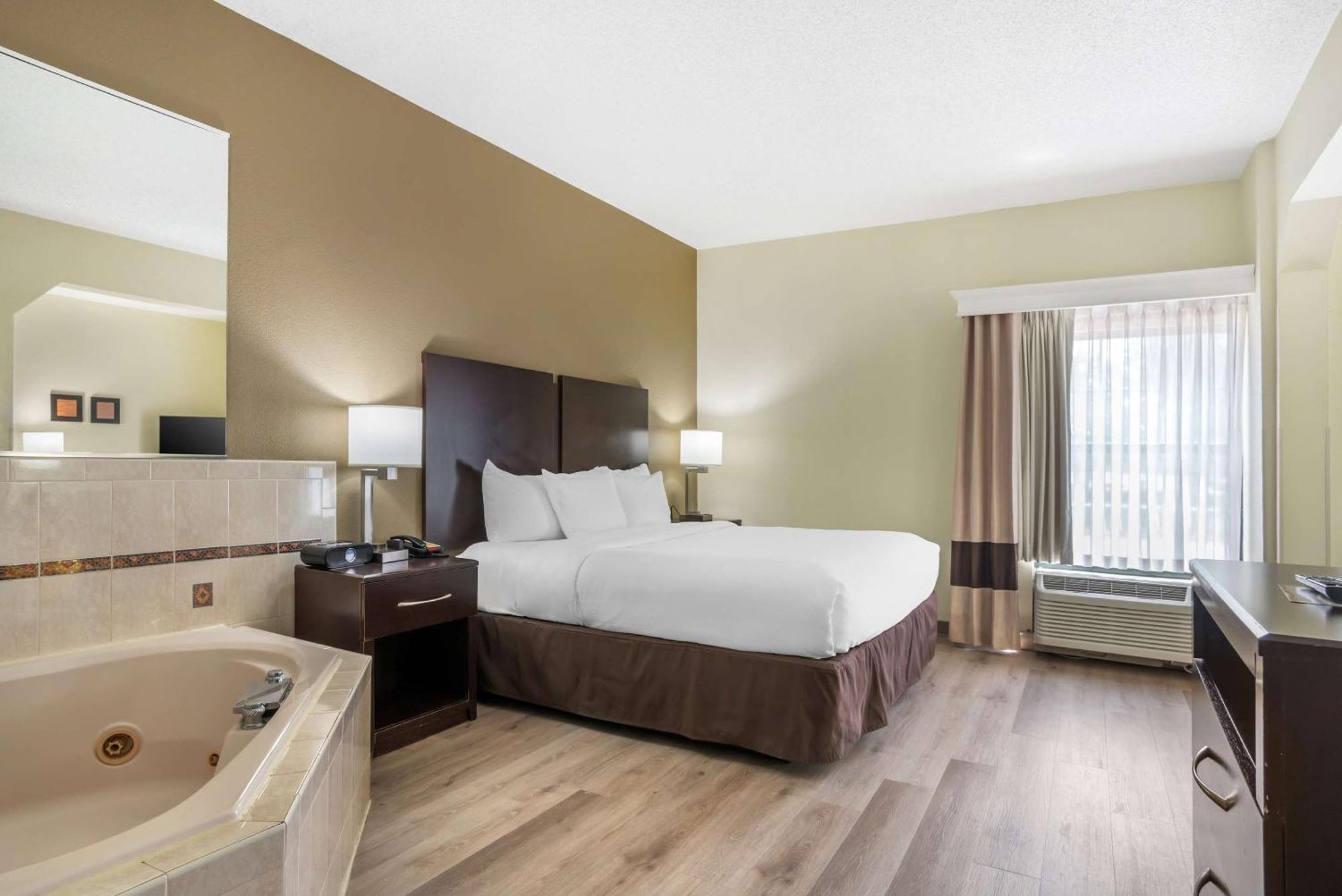 Comfort Inn & Suites Lake Norman Cornelius Extérieur photo